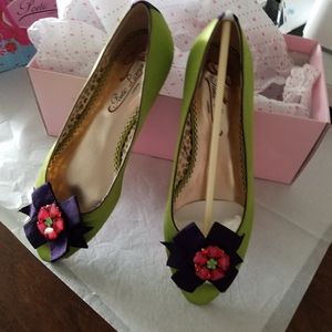 POETIC LICENSE FLATS 7.5 NIB